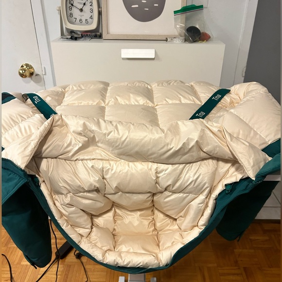 Aritzia TNA Pursuit Parka in Green (Size L) - Picture 12 of 16